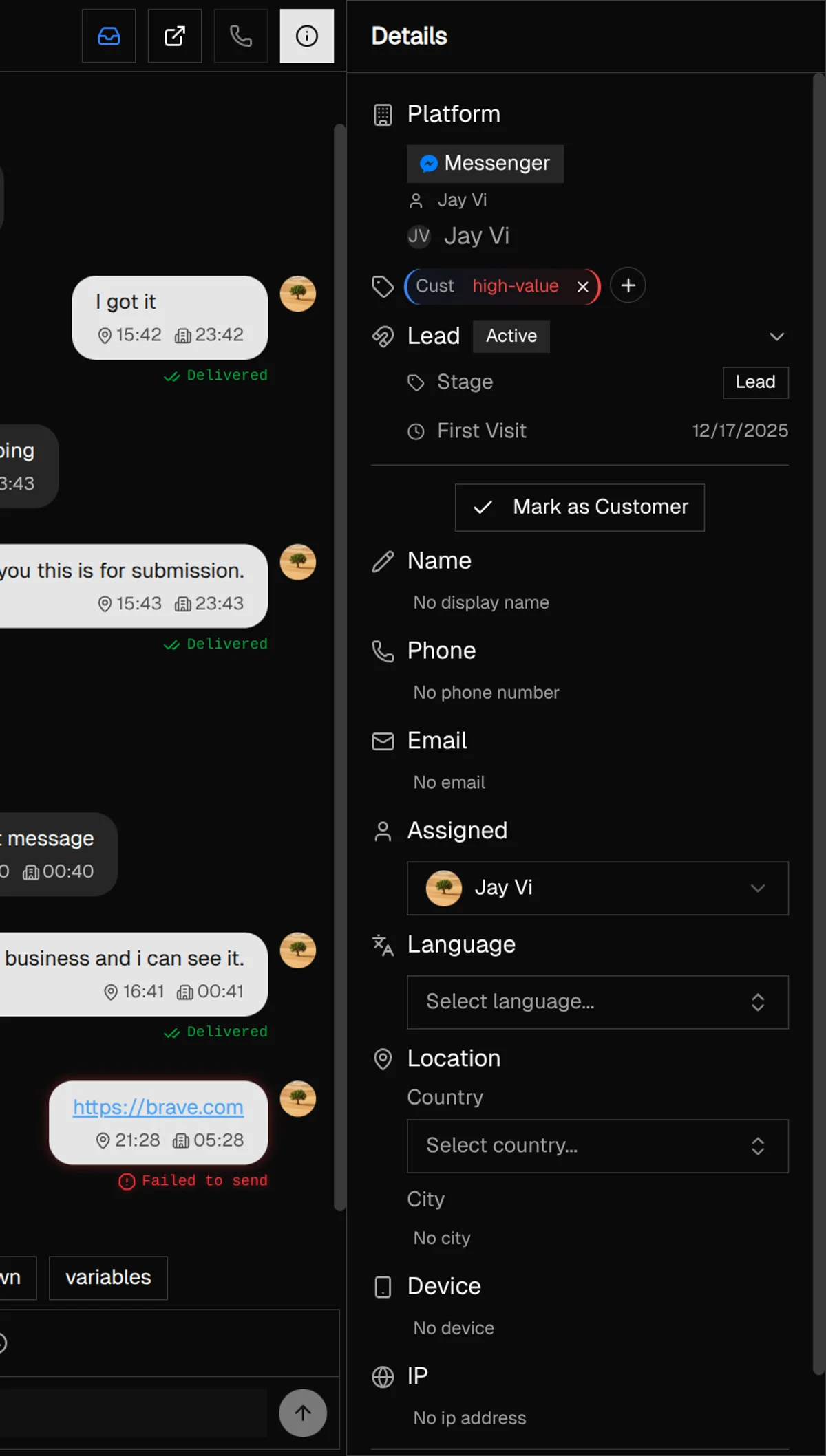 The customer details panel showing platform info, tags, lead information with score, contact fields, and notes section