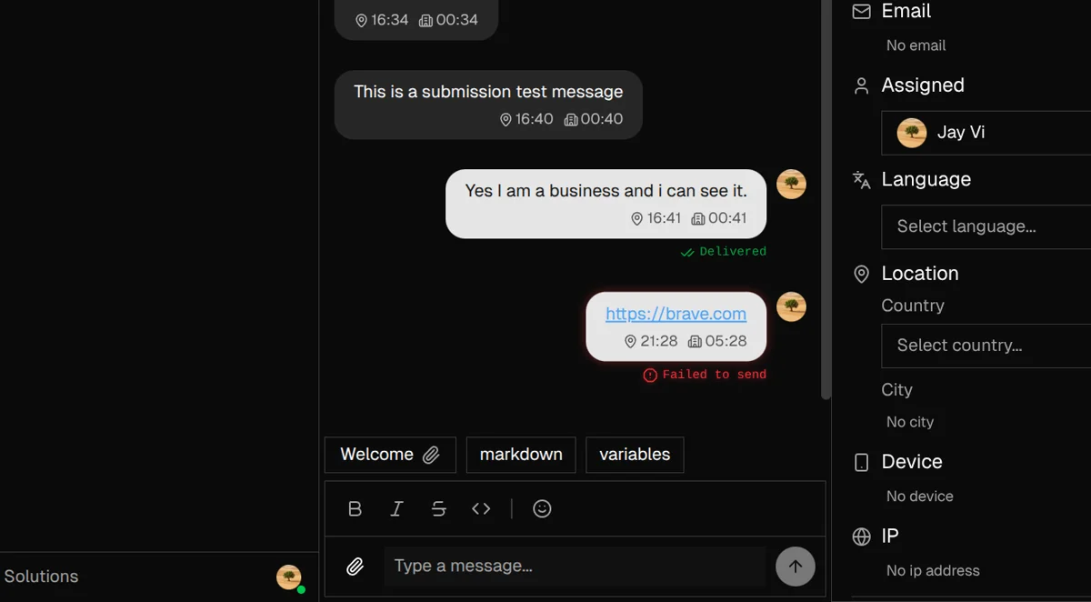 The message input showing the formatting toolbar, emoji picker, quick replies bar, and attachment button